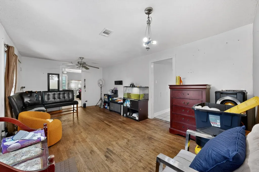 1302 1/2 Walnut Avenue E Austin TX 78702