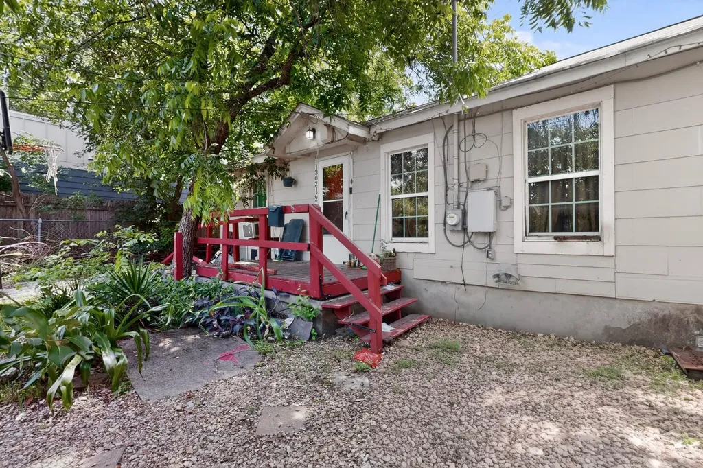 1302 1/2 Walnut Avenue E Austin TX 78702