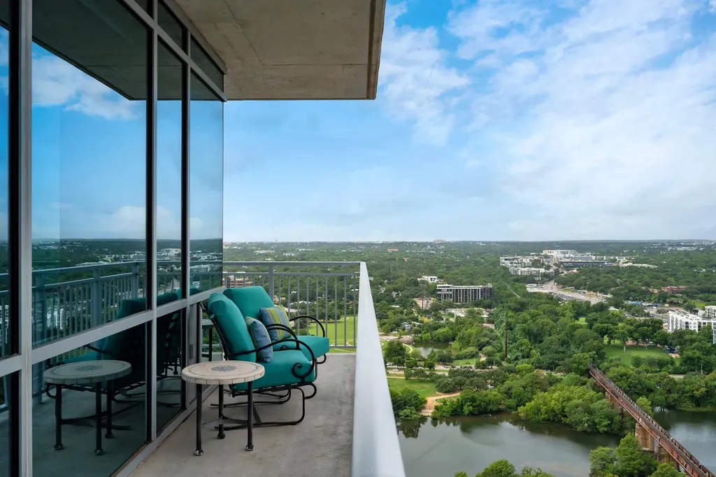 222 West Avenue Austin TX 78701