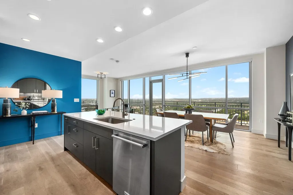 222 West Avenue Austin TX 78701