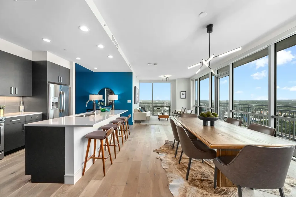 222 West Avenue Austin TX 78701