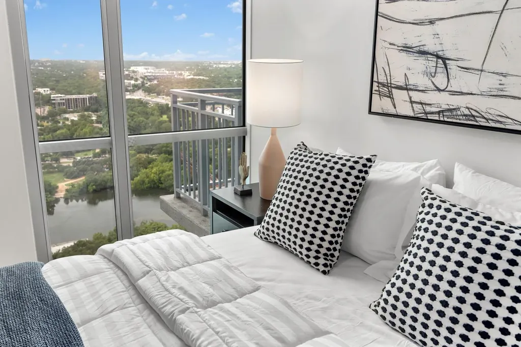 222 West Avenue Austin TX 78701