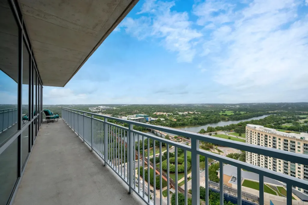 222 West Avenue Austin TX 78701