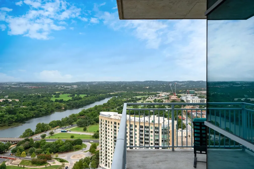222 West Avenue Austin TX 78701