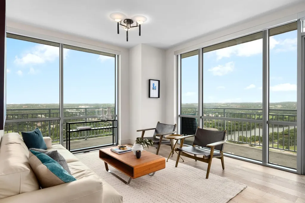 222 West Avenue Austin TX 78701