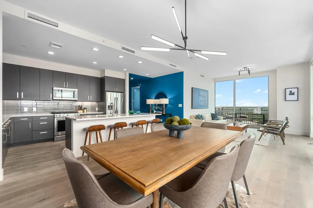 222 West Avenue Austin TX 78701