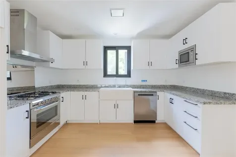 2945 Moss Street Austin TX 78722