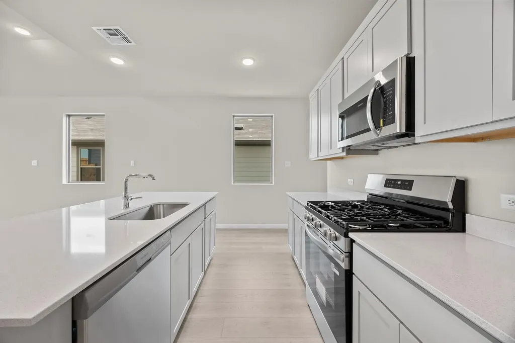 206 Hornet Street Elgin TX 78621