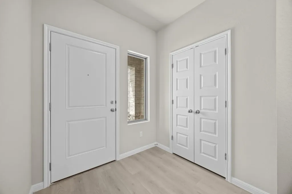 206 Hornet Street Elgin TX 78621