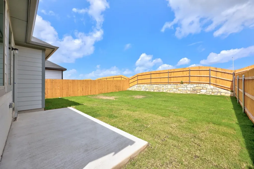 206 Hornet Street Elgin TX 78621