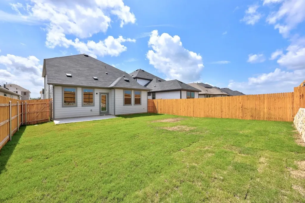 206 Hornet Street Elgin TX 78621