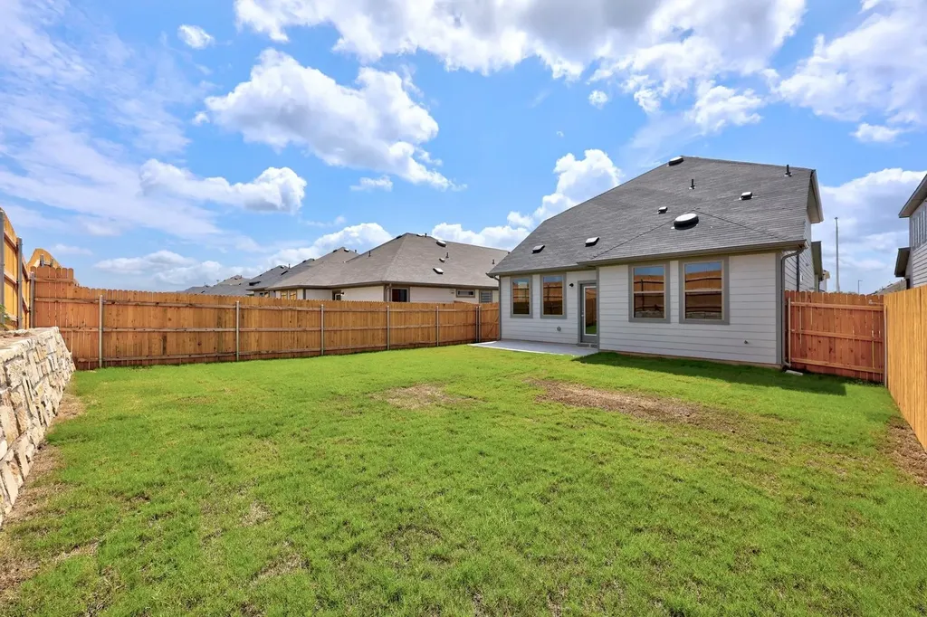 206 Hornet Street Elgin TX 78621