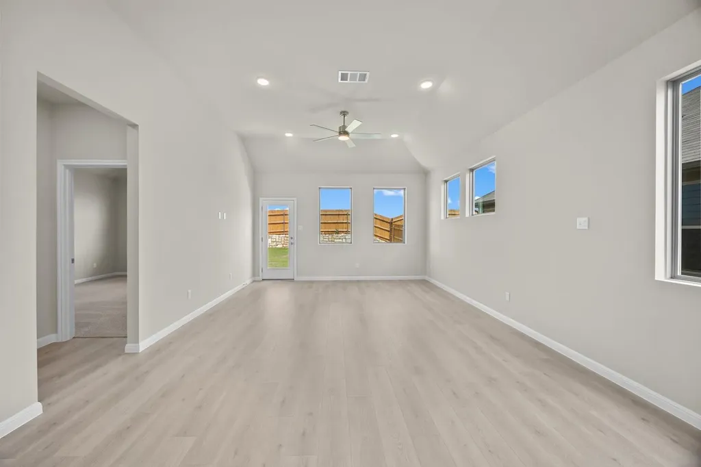 206 Hornet Street Elgin TX 78621