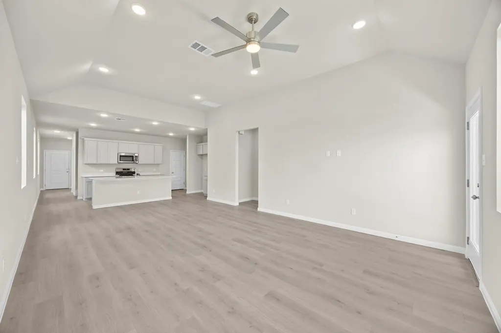 206 Hornet Street Elgin TX 78621