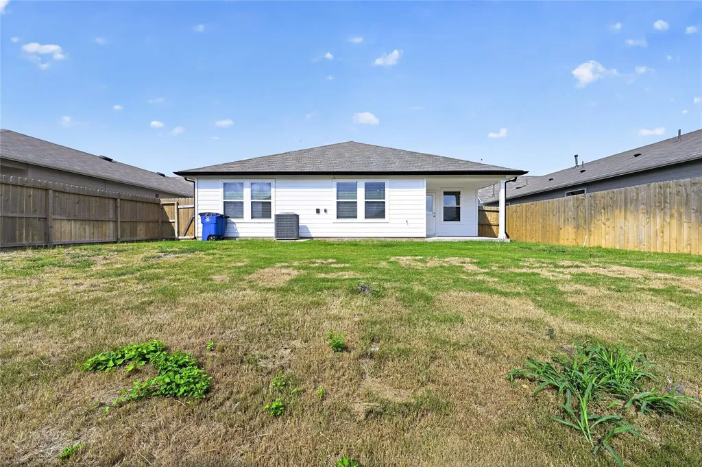 326 N Richland Drive Lockhart TX 78644
