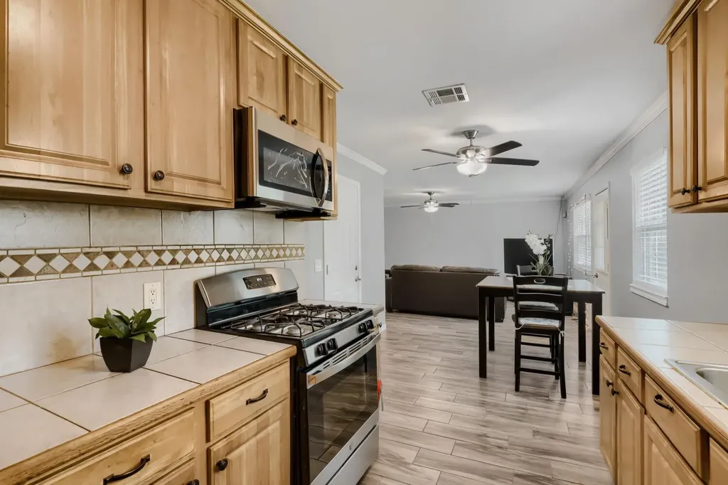 4801 Saguaro Road Austin TX 78744