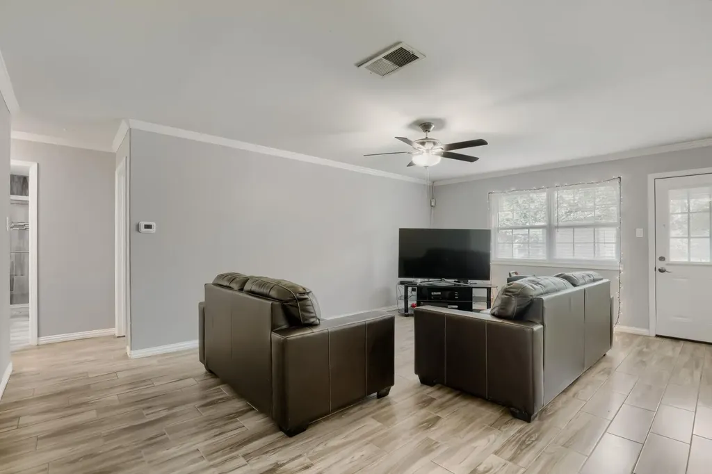 4801 Saguaro Road Austin TX 78744