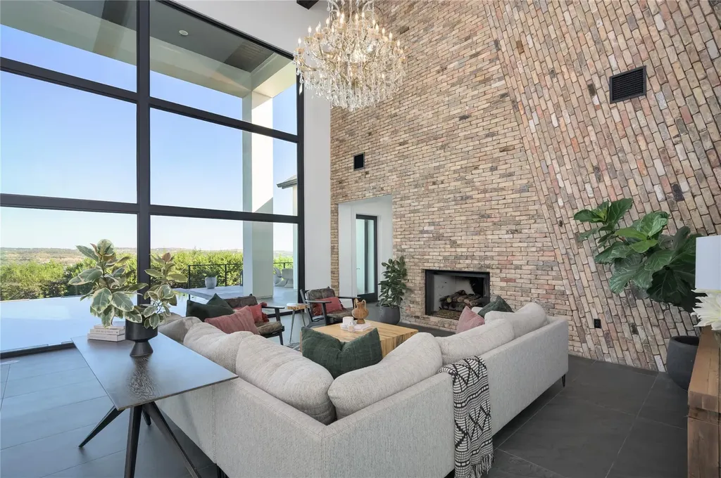 4300 Derrick Cove Spicewood TX 78669