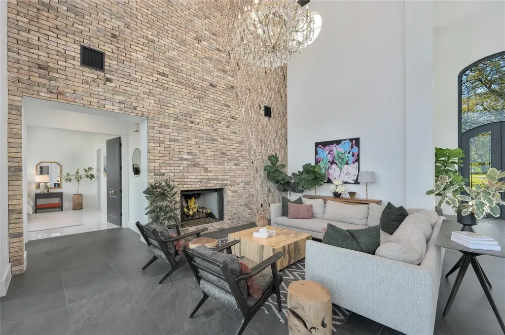 4300 Derrick Cove Spicewood TX 78669