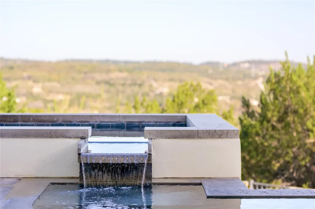 4300 Derrick Cove Spicewood TX 78669