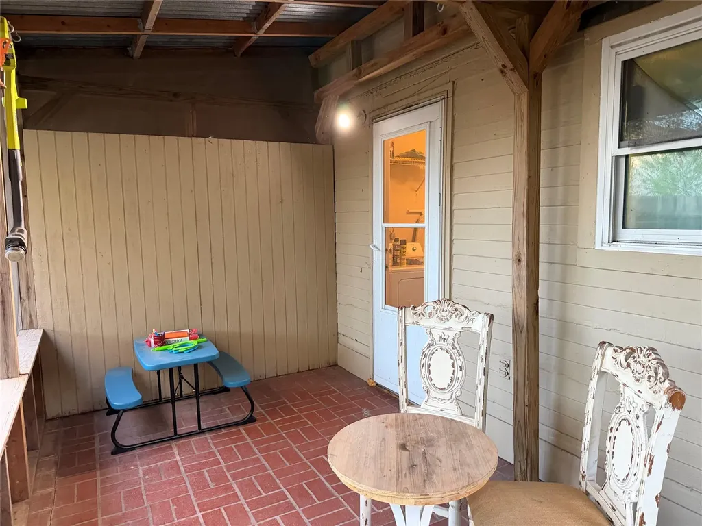 1910 Margalene Way Austin TX 78728