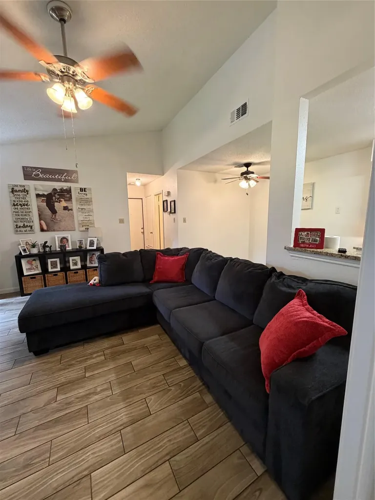 1910 Margalene Way Austin TX 78728