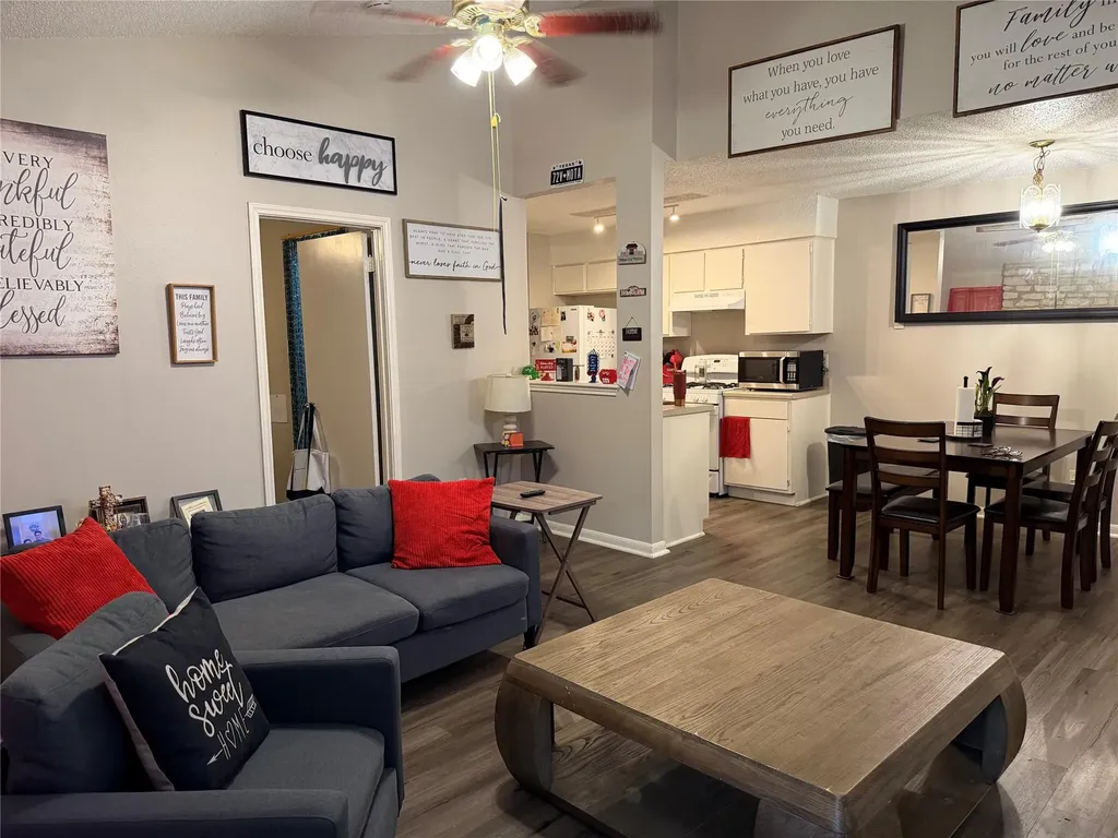 1910 Margalene Way Austin TX 78728