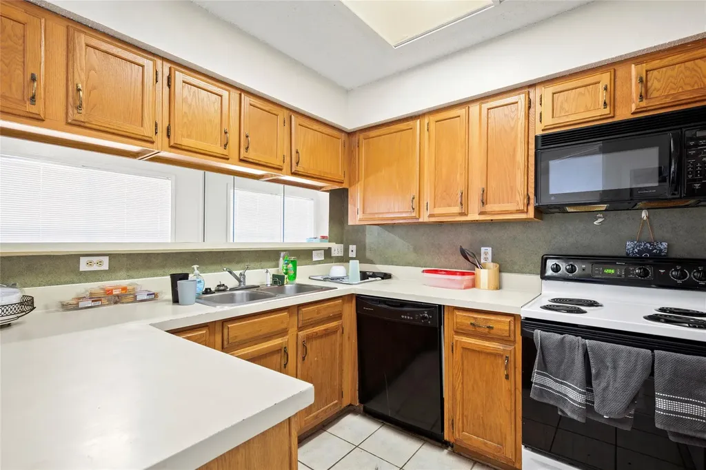 915 W 23rd Street Austin TX 78705