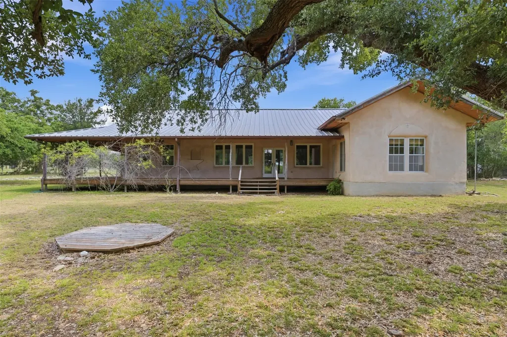981 River Bend Drive Blanco TX 78606