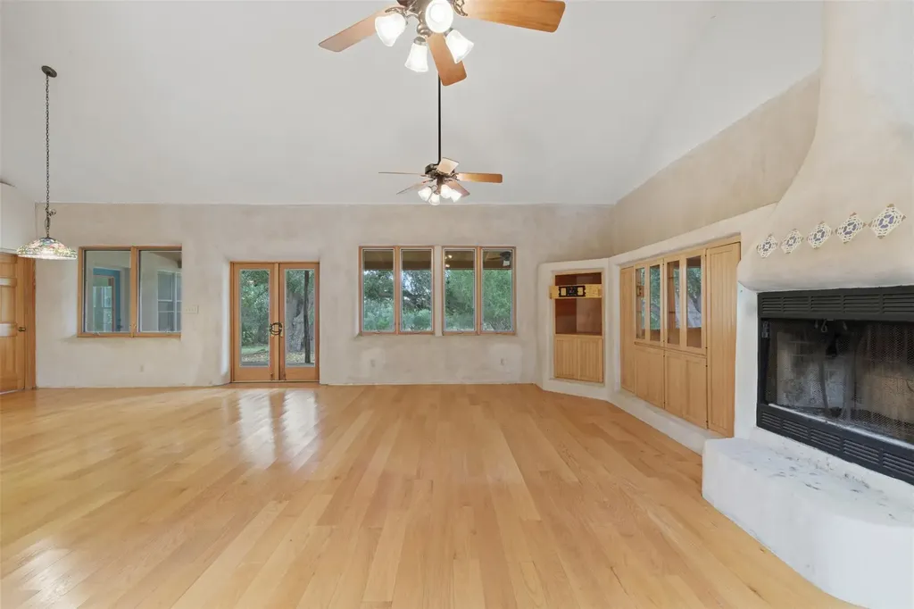 981 River Bend Drive Blanco TX 78606