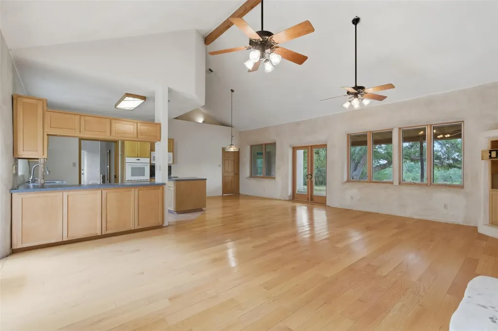 981 River Bend Drive Blanco TX 78606