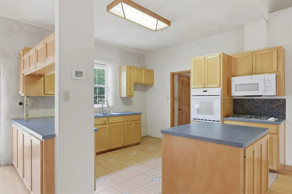 981 River Bend Drive Blanco TX 78606