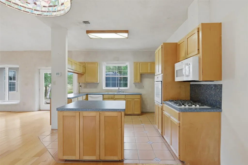 981 River Bend Drive Blanco TX 78606