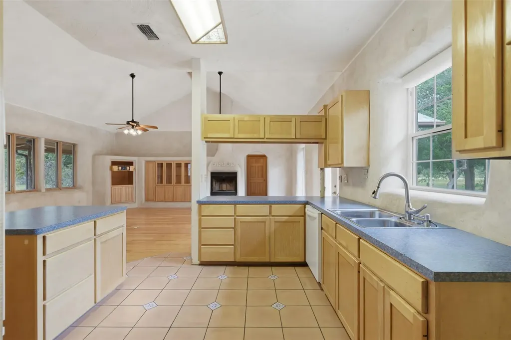 981 River Bend Drive Blanco TX 78606
