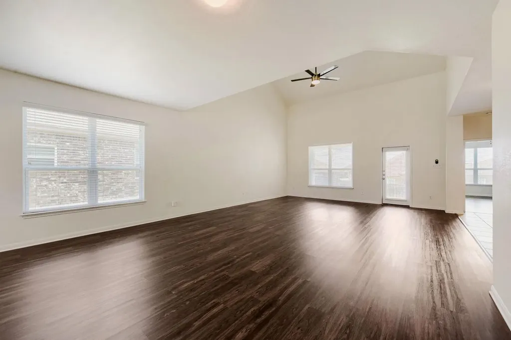 19905 Per Lange Pass Manor TX 78653