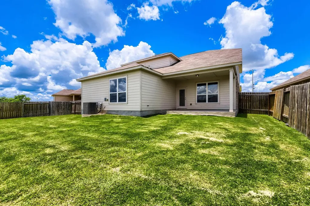 19905 Per Lange Pass Manor TX 78653