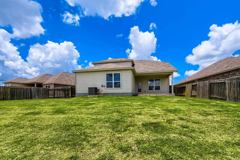 19905 Per Lange Pass Manor TX 78653