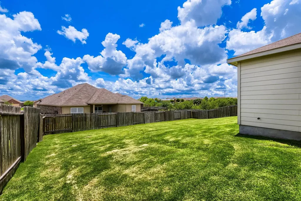 19905 Per Lange Pass Manor TX 78653