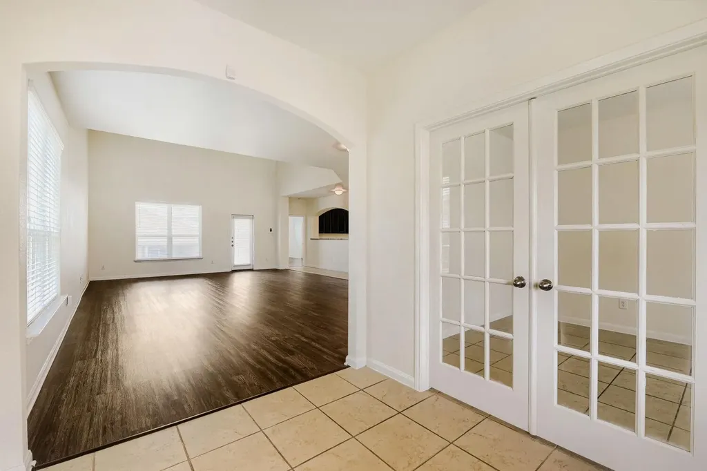 19905 Per Lange Pass Manor TX 78653