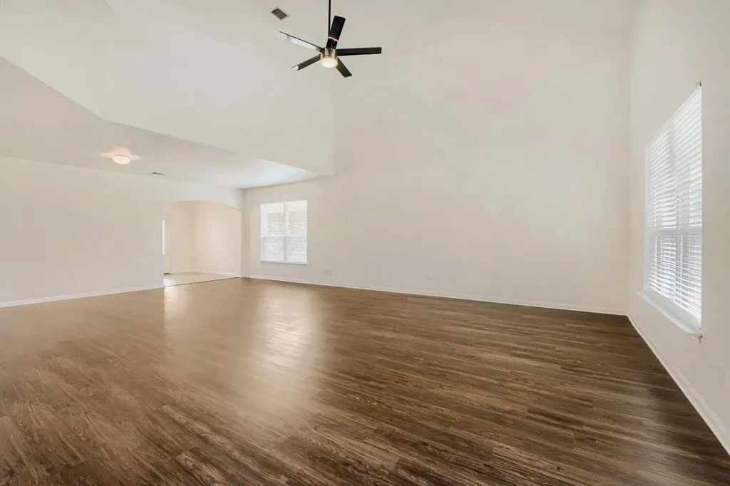 19905 Per Lange Pass Manor TX 78653