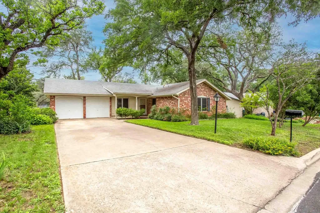 1912 Parkside Lane Austin TX 78745