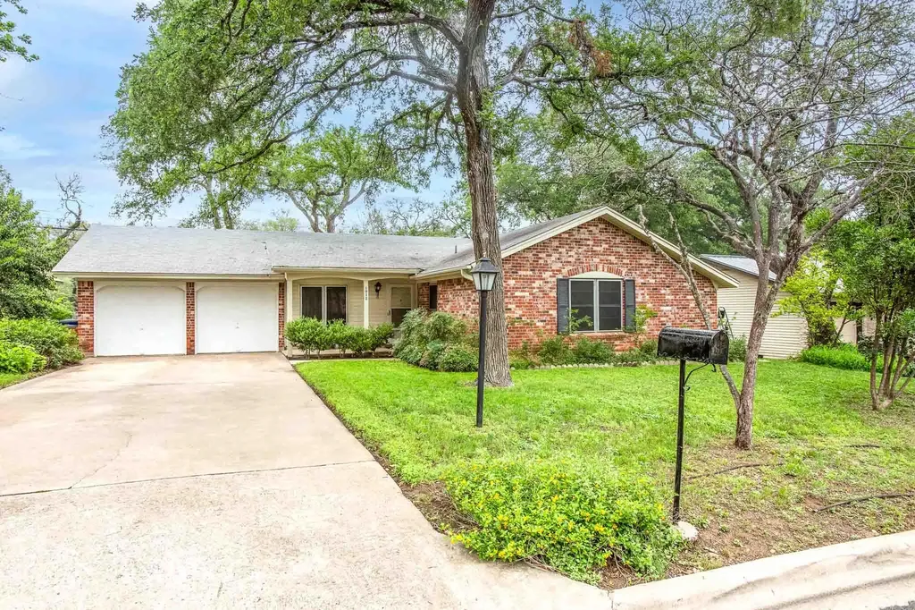 1912 Parkside Lane Austin TX 78745