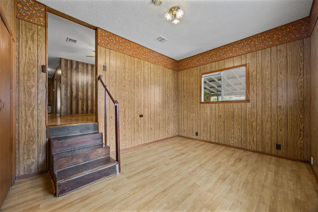 914 Plum Street Lockhart TX 78644