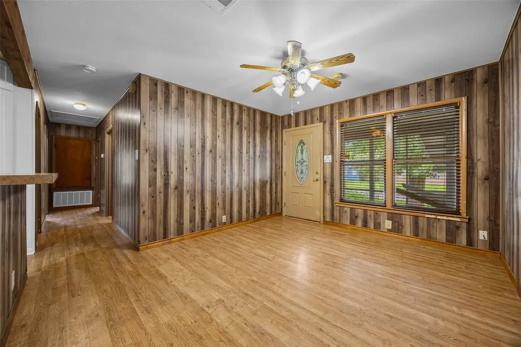 914 Plum Street Lockhart TX 78644