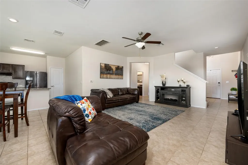 10117 Crescendo Lane Austin TX 78747