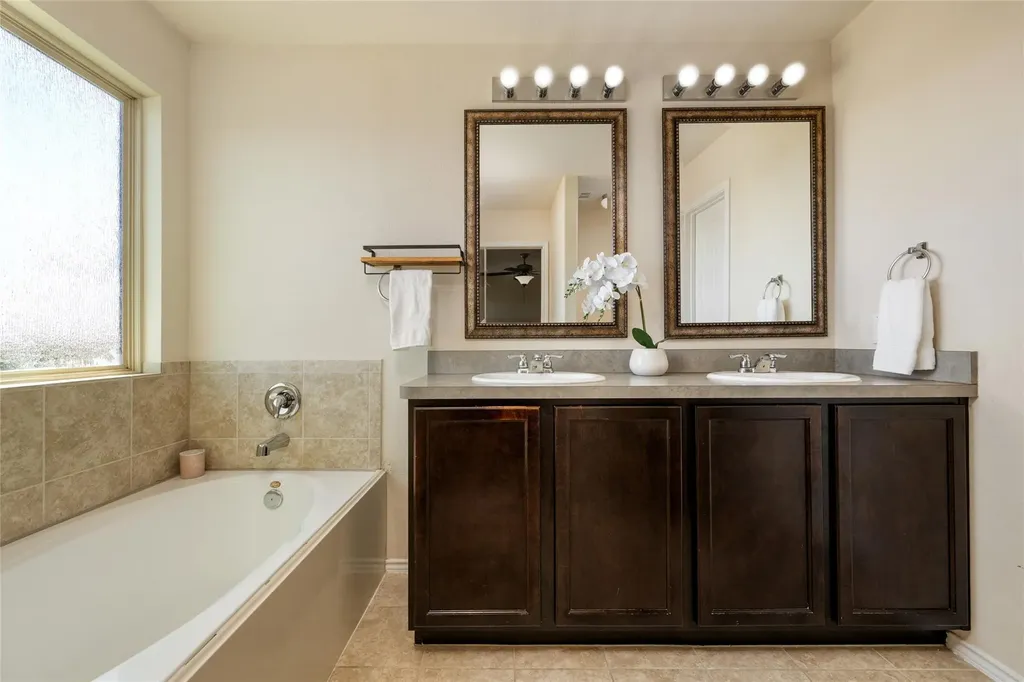 10117 Crescendo Lane Austin TX 78747