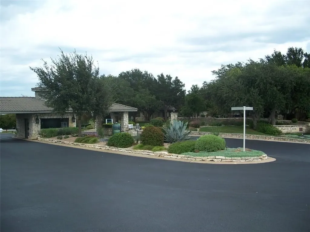 113 Quail Point Spicewood TX 78669