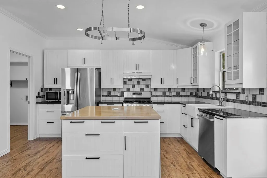2409 Hallie Lane Round Rock TX 78664
