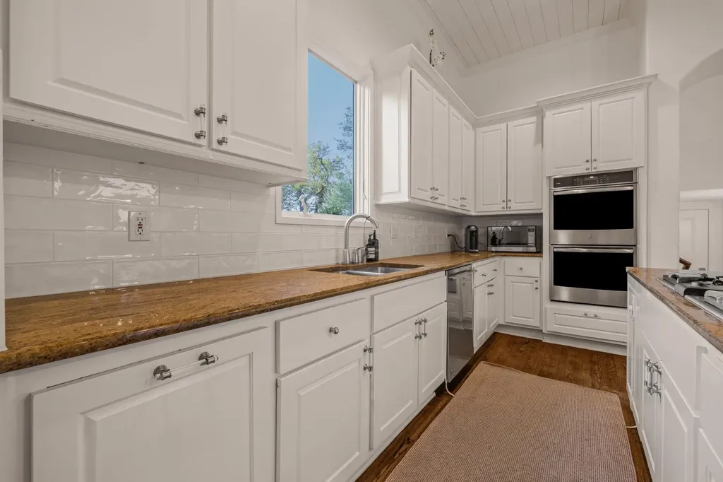 2703 Mccullough Street Austin TX 78703
