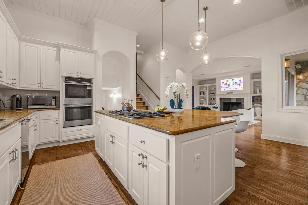 2703 Mccullough Street Austin TX 78703